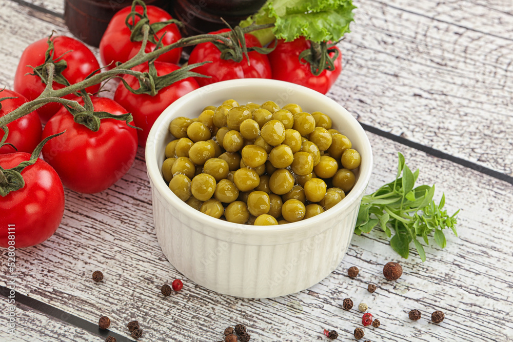 Canned sweet green peas conserve Canned sweet green peas conserve