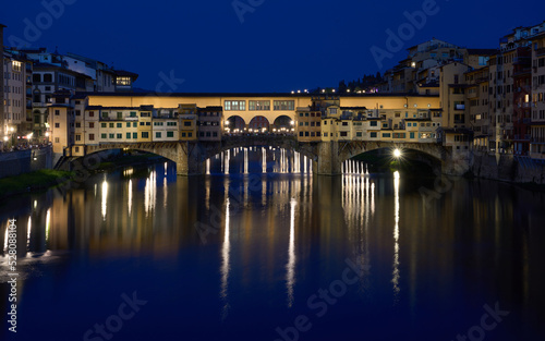 Fierenze - Ponte Vecchio all'ora blu.