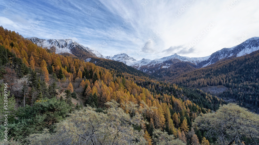 Montagne enneigée - Embrun - Hautes Alpes