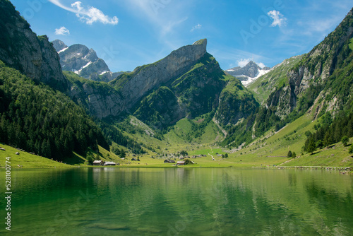 Seealpsee in der Schweiz - swiss mountain lake