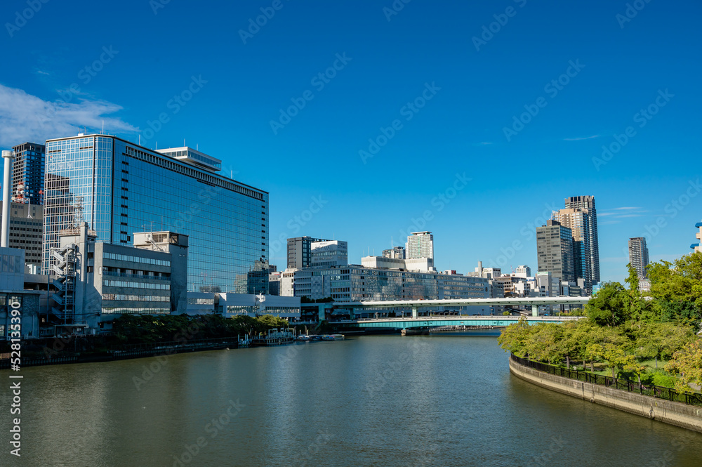 Fototapeta premium 快晴の天満橋