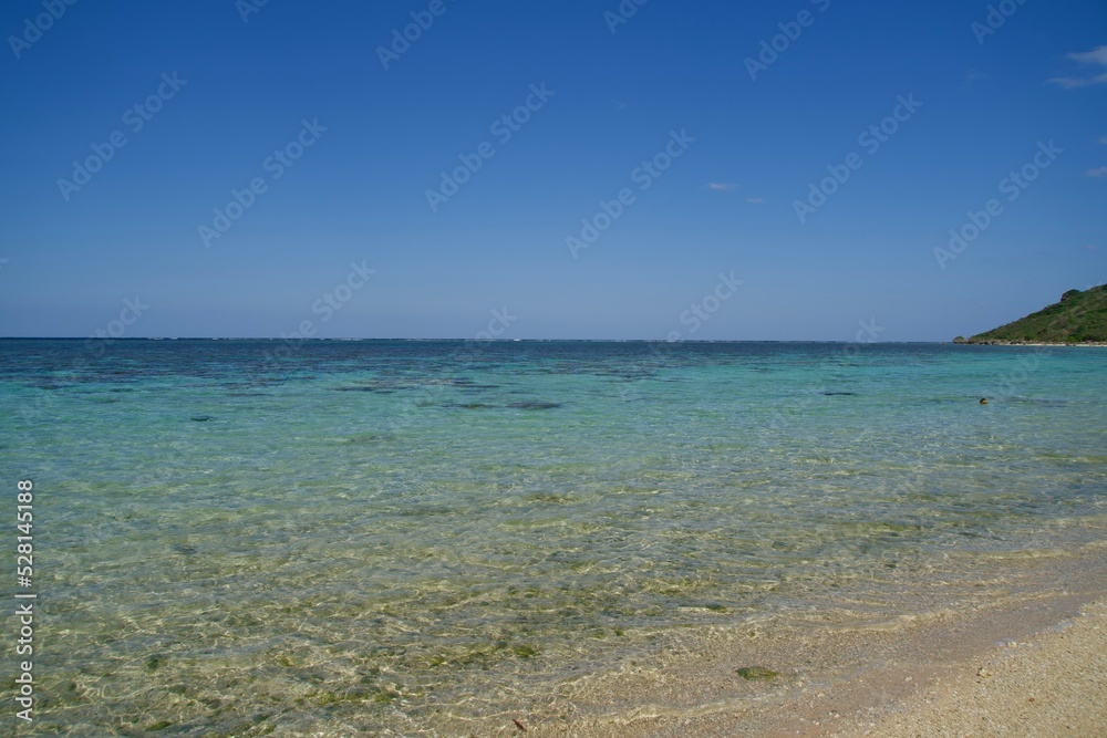 Aragusuku Beach where the waves are so calm that the sea is crystal clear