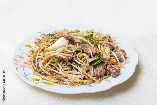 beef with beans and noodles