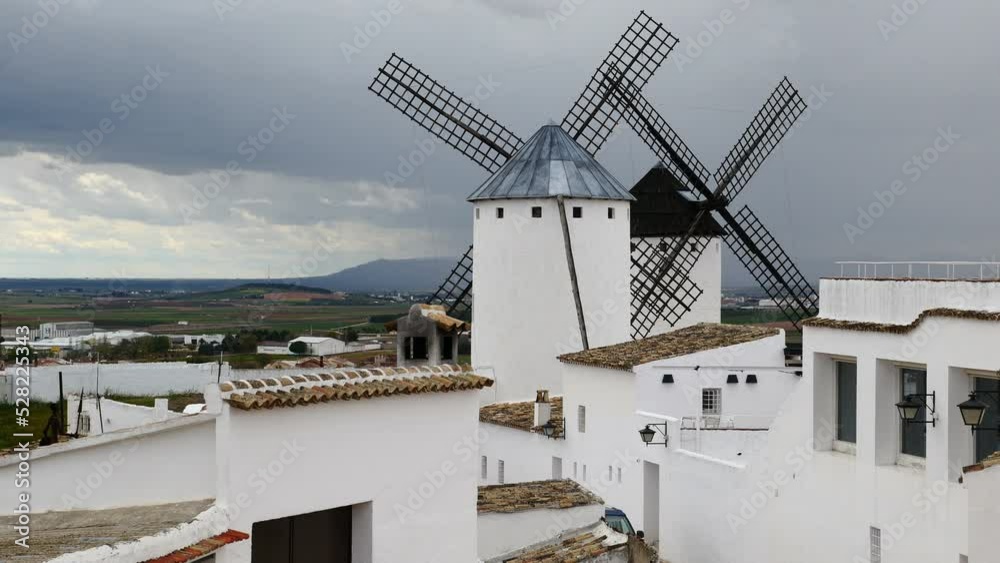 Molinos de viento en el pueblo de Campo de Criptana, Ciudad Real, Castilla la Mancha, España.