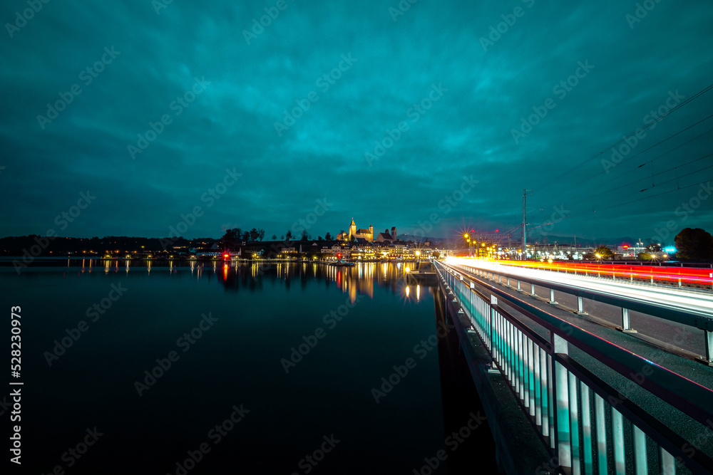 Fototapeta premium skyline Longexposure light and dark