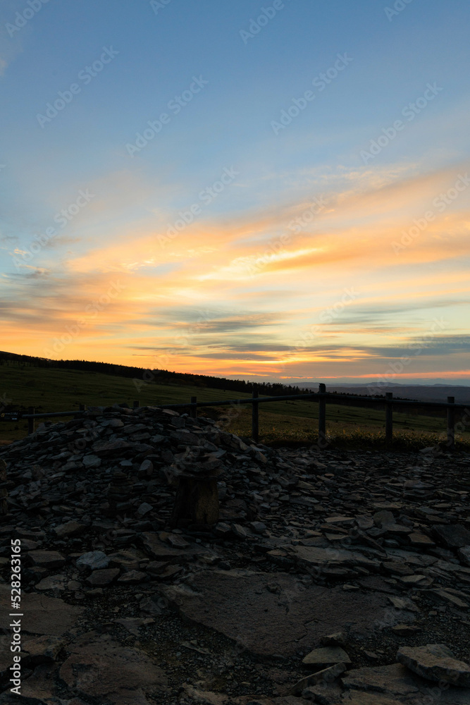 Fototapeta premium 紅葉する美幌峠「秋の北海道」