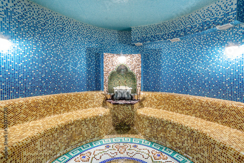 Fotografie Colorful mosaic interior of the Turkish steam bath - hamam.