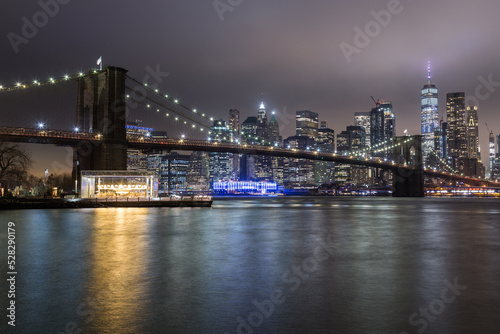 New York City Skyline at night © norbel