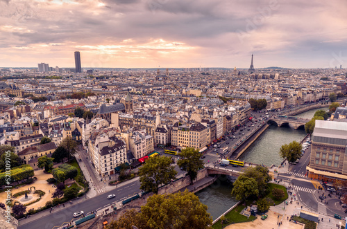 Tableau sur toile Paris view from Notre Dame top at sunset, France