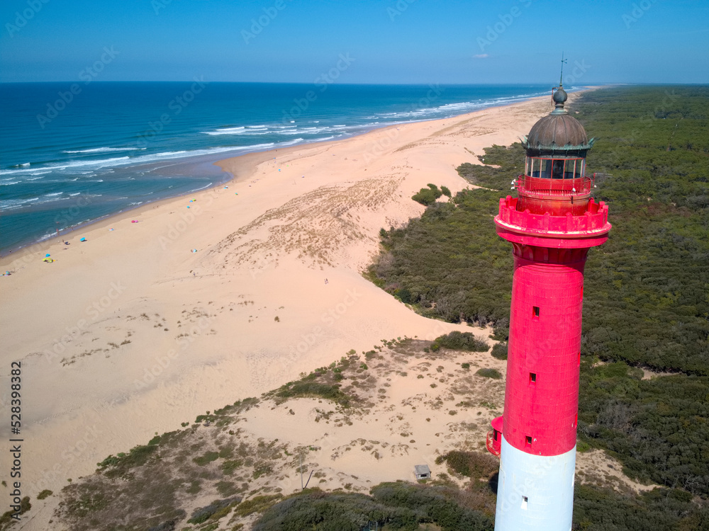 Phare de la Coubre point dominant de la côte sauvage - Charente maritime - France Phare de la Coubre point dominant de la côte sauvage - Charente maritime - France