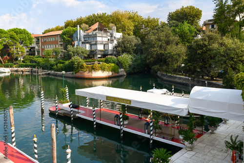 Fotografia High-angle view of the pier of the Hotel Excelsior, where film stars land during