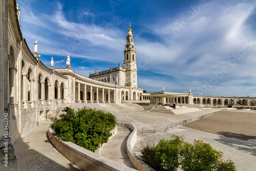 Fotobehang View of the colonnade and Basilica of Our Lady of Fatima Sanctuary  in Cova de I