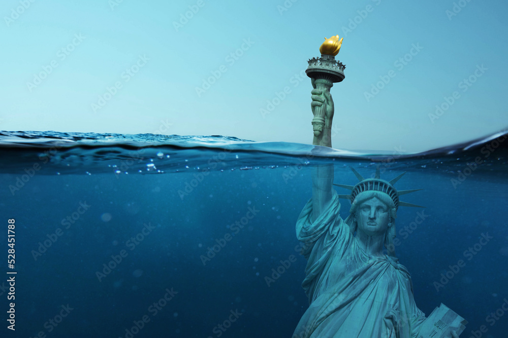 Statue of Liberty Underwater. Catastrophe and global warming, concept. Flooding of America. Creative idea of environmental pollution - obrazy, fototapety, plakaty 