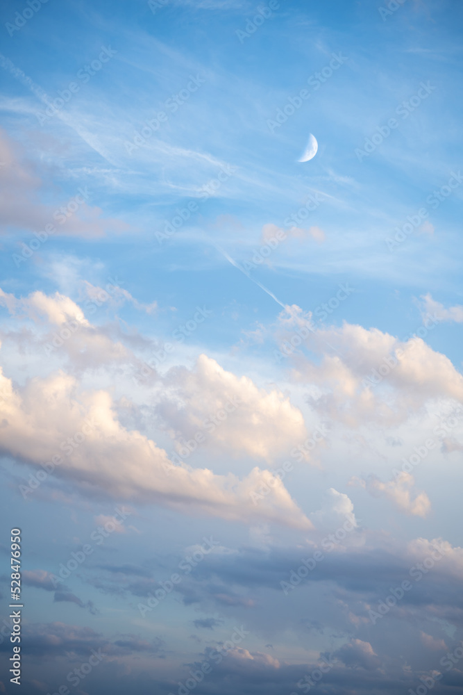 Fototapeta premium Beautiful blue sky with clouds in daylight