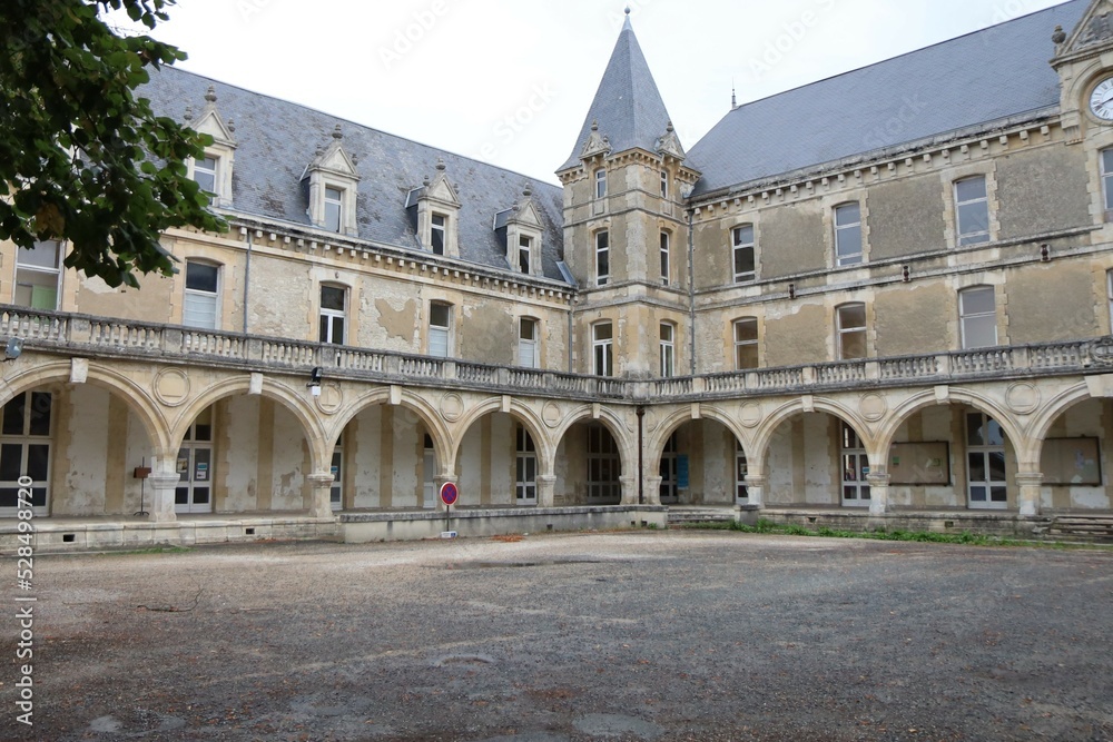 Ecole intercommunale de musique et de danse, vue de l'extérieur, ville de Fontenay Le Comte, département de la Vendée, France
