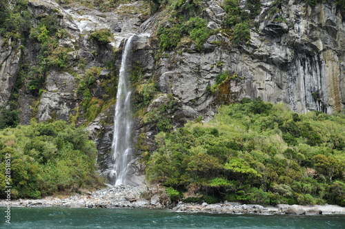 Wasserfall Fjord Milford Sound Neuseeland