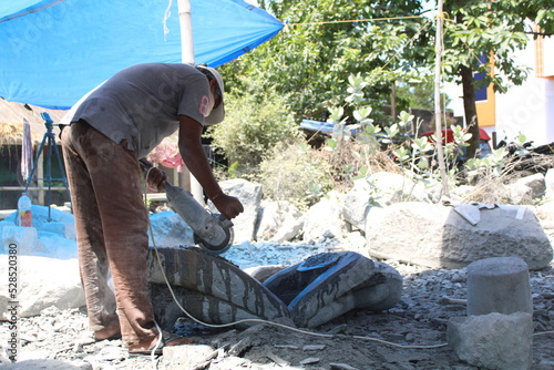 Breathing life into stone, stone artisans or stone masons are the stone carvers of Odisha who are constantly working to create masterpieces out of black granite stone.