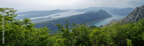 Luftaufnahme der Bucht von Kotor, Montenegro