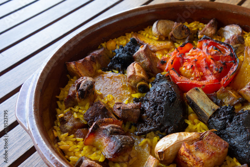 Canvastavla Arroz al horno. Comida típica de España.