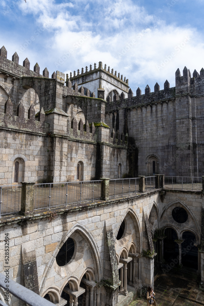 First floor of the cloister of the Porto Cathedral, with a view of one of the cathedral's towers