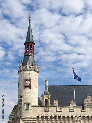 Beffroi de la tour de l'hôtel de ville de la Rochelle photo