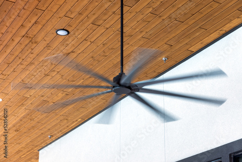 Fotografía HVLS ceiling fan big fans for hot air cooling