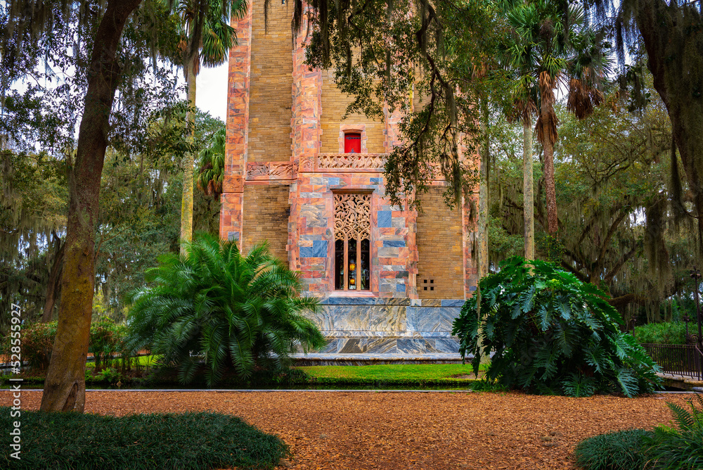 The Singing Tower with its ornate brass door in Lake Wales, Florida - obrazy, fototapety, plakaty 