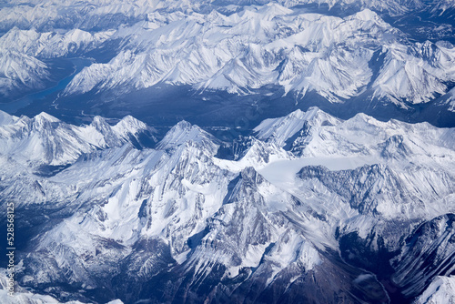 Steep Mountain Ridges © couragesings