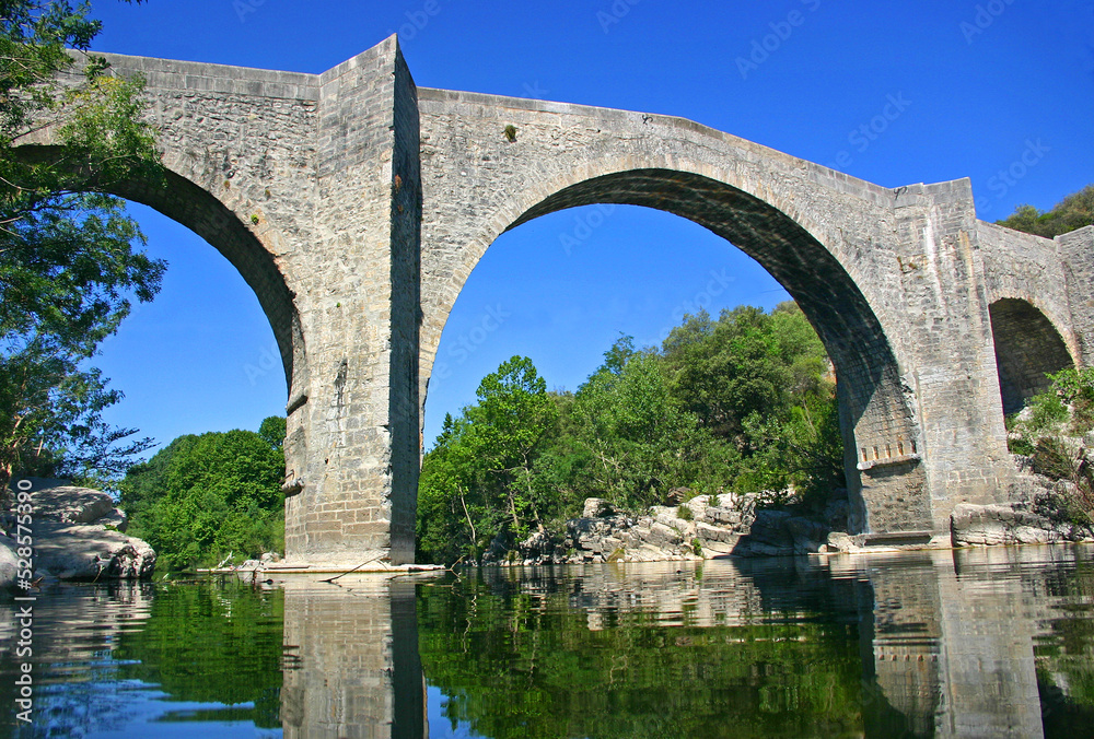 Photo Pont sur l'Hérault - Saint-Étienne d'Issensac près de Brissac patrimoine Occitanie monument historique 