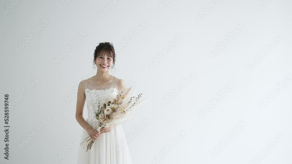 ウェディングドレスを着た花嫁 ウェディングドレスを着た花嫁