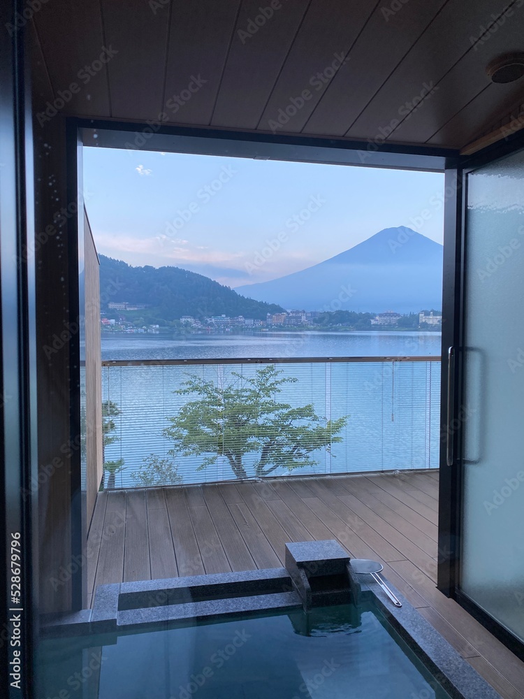 5:30am, the clear view of the Mt. Fuji, the world heritage of Japan.  Beautiful morning light at the lakeside of Kawaguchiko, Yamanashi prefecture.  Return to the hometown year 2022 August 26th
