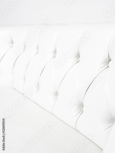 Obraz na płótnie White skin sofa on white background w salonie