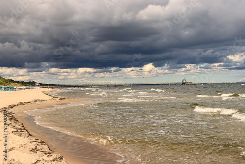 Typisches Sommer Ostseewetter  Sonne-Wolken-Mix   ber dem Strand in Zinnowitz