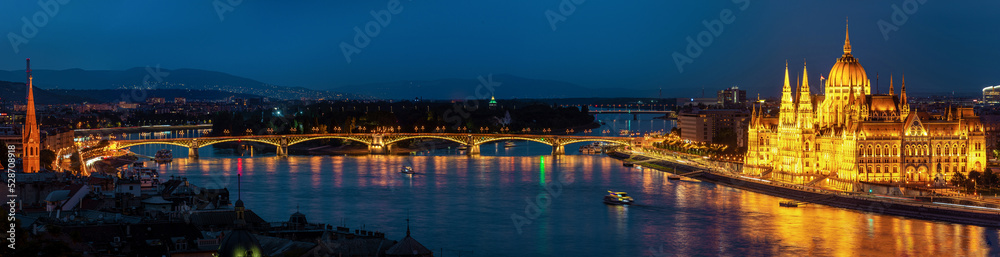 Budapest Panorama blaue Stunde