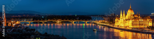 Budapest Panorama blaue Stunde