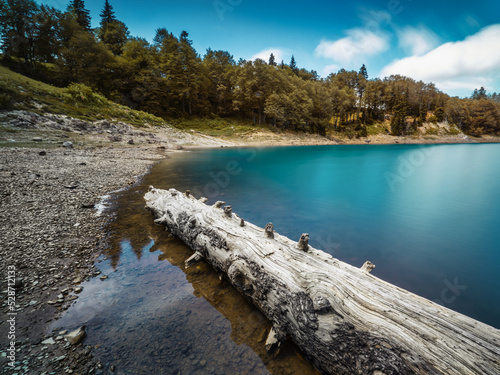Obraz na płótnie Turquoise lake in mountains, Mtsvane Lake, Georgia. Long exposure. w salonie