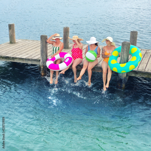 Photos Frauen am Badesteg