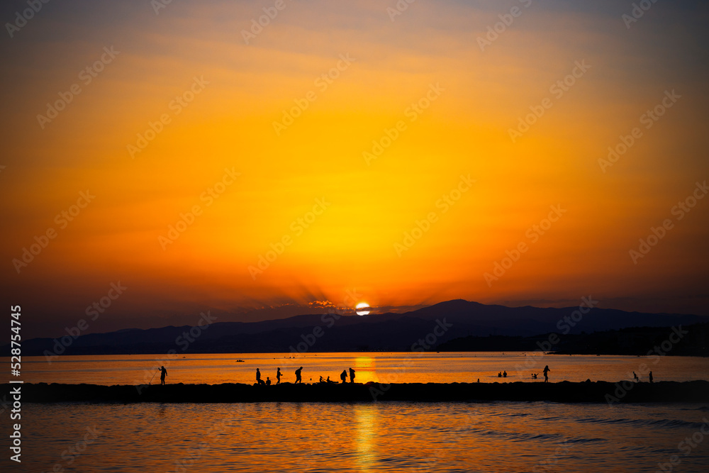 Atardecer en las costas de Torrox Costa en Málaga (España) Atardecer en las costas de Torrox Costa en Málaga (España)