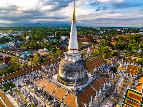 Bild auf Leinwand Aerial view of Wat Phra Mahathat Woramahawihan temple in Nakhon Si Thammarat, Th