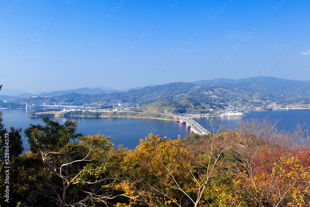 Obraz premium 秋の大草山から東名高速と浜名湖橋