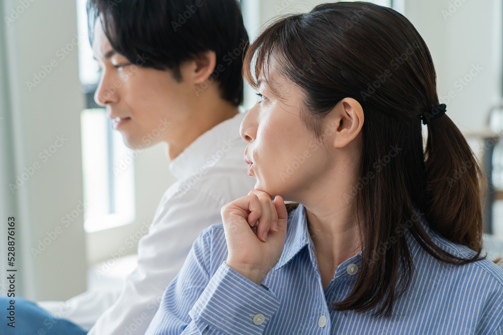 喧嘩するカップル 喧嘩するカップル