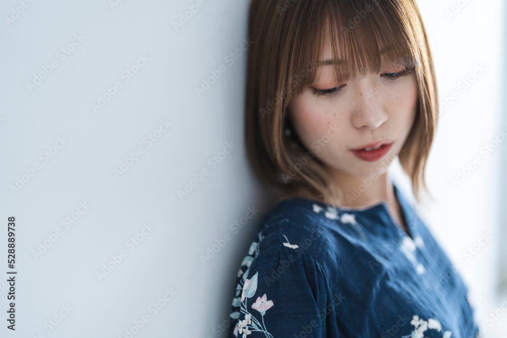 カジュアルファッションの女性 カジュアルファッションの女性