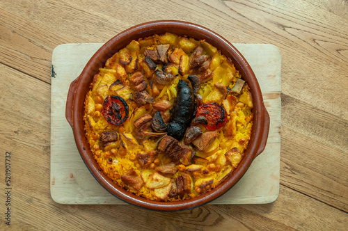 Konstfotografi Arroz al horno, comida tradicional de españa valencia castellon en cazuela de ba