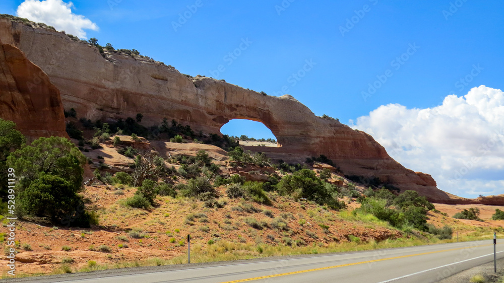Paisaje rocoso con agujero en la roca. Rocky landscape with hole in the rock. Paisaje rocoso con agujero en la roca. Rocky landscape with hole in the rock.