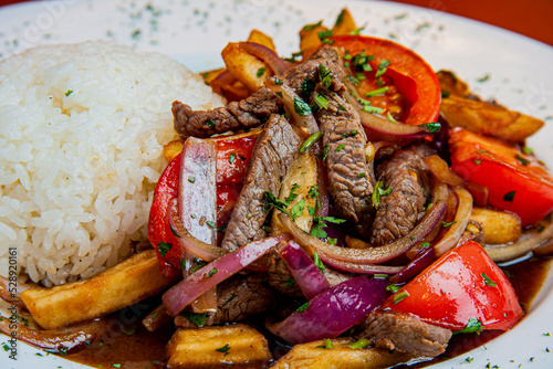 LOMO SALTADO - PERUVIAN FOOD 110302_DY094 : 528920161