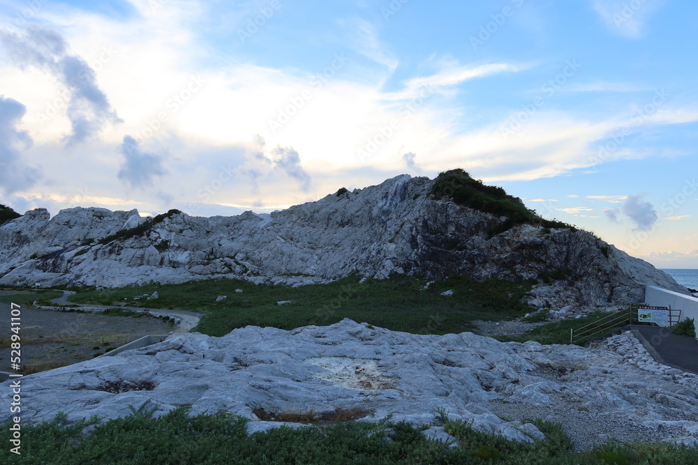 Japanese nature : limestones at Shirasakikaiyou-koen Marine Park at Yura-cho Town in Hidaka-gun County in Wakayama Prefecture 日本の自然 : 和歌山県日高郡由良町の白崎海洋公園にある石灰岩