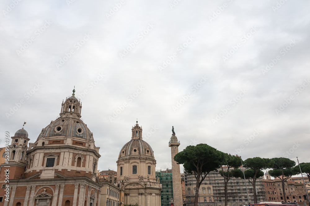 Plaza Venecia and statue of angels, victory and Equestrian statue of Vittorio Emanuele II Plaza Venecia and statue of angels, victory and Equestrian statue of Vittorio Emanuele II