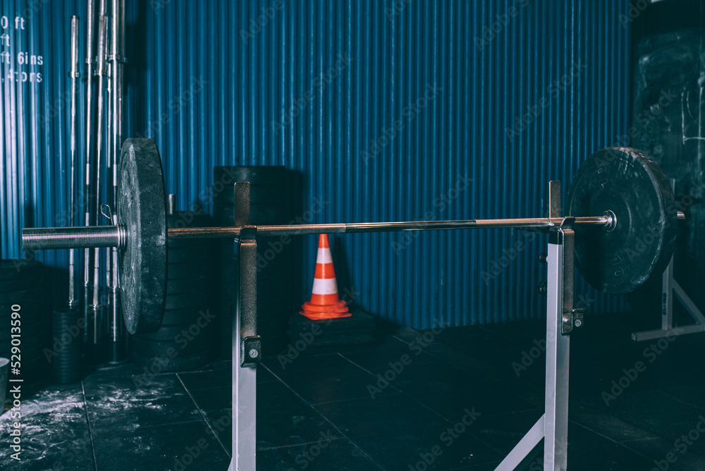bench bar weight in a gym