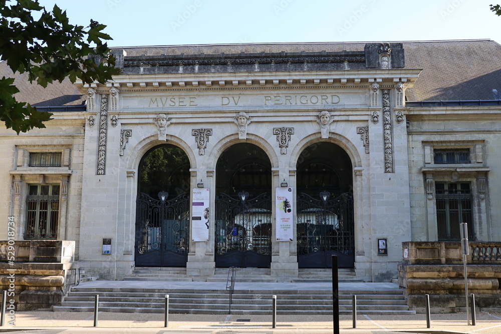 Obraz premium Le musée du Périgord, vue de l'extérieur, ville de Périgueux, département de la Dordogne, France