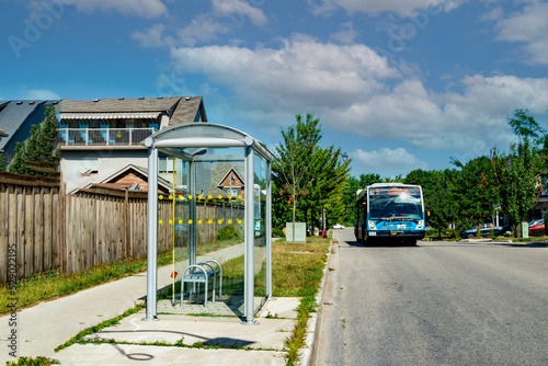 Bus stop © Benjamin Gelman